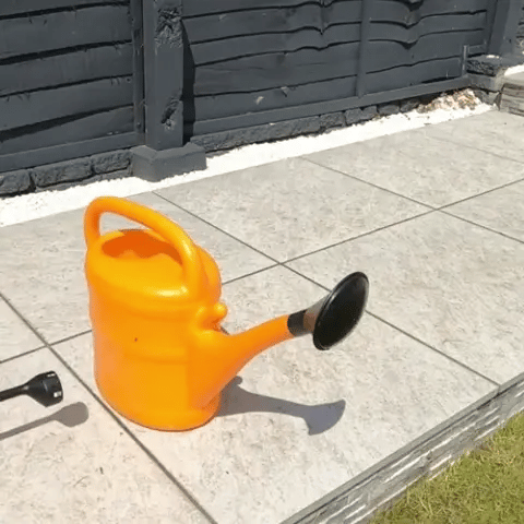 battery-powered pressure washer